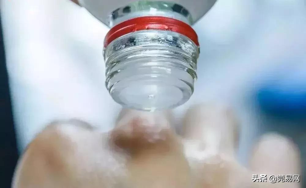 广东人手一瓶的神秘药水,能把白开水变成伏特加