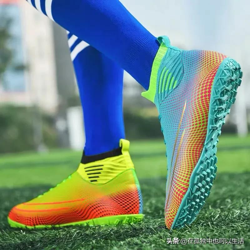 长钉足球鞋夏季,少年儿童足球鞋