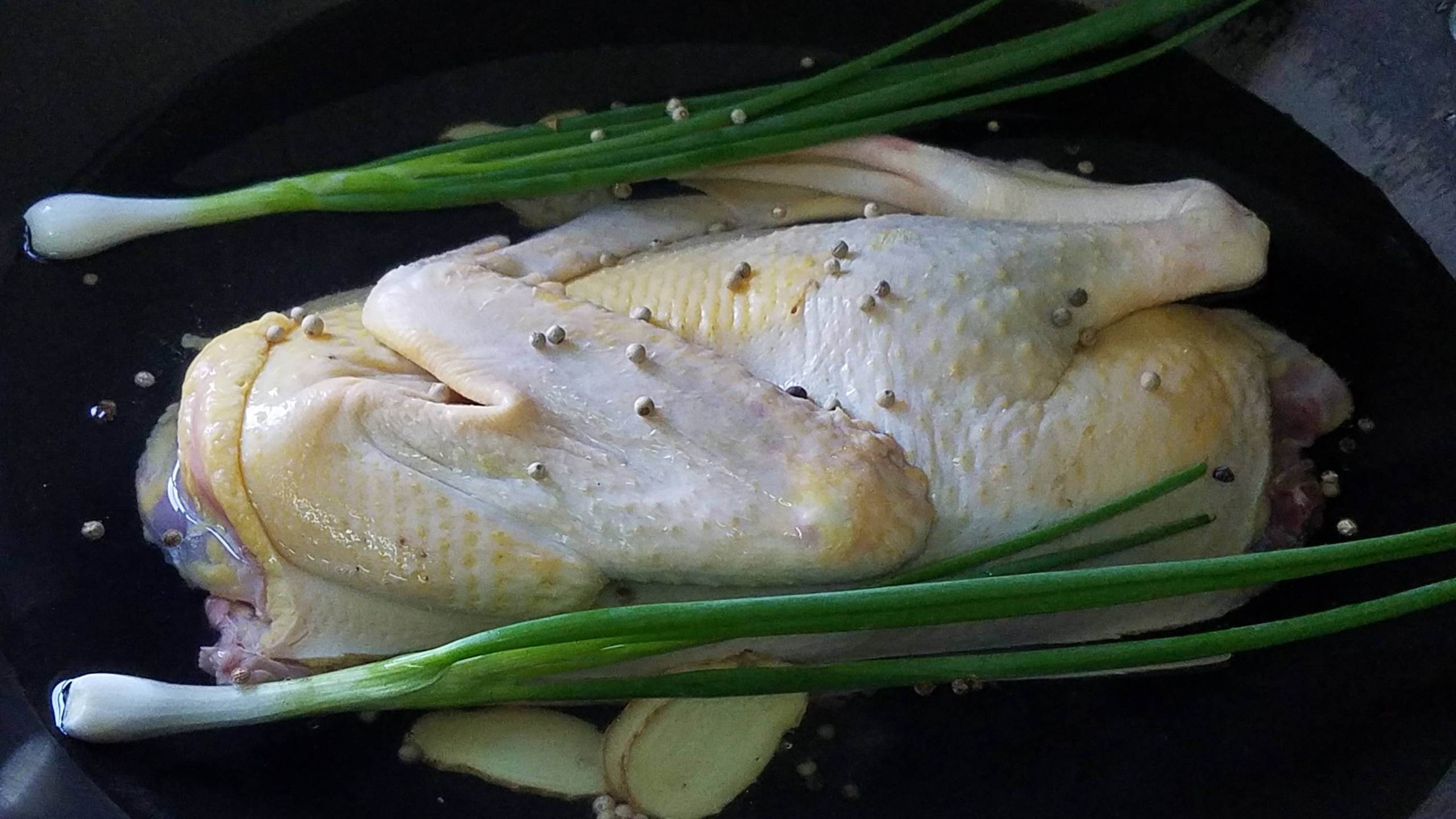 鸭肉别直接炖，教你一个广东做法，营养美味又好吃，味道很棒