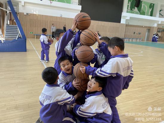 浣撹偛璧涜缁忛獙鍒嗕韩,浣撹偛璇惧爞瓒ｅ懗鏁欏