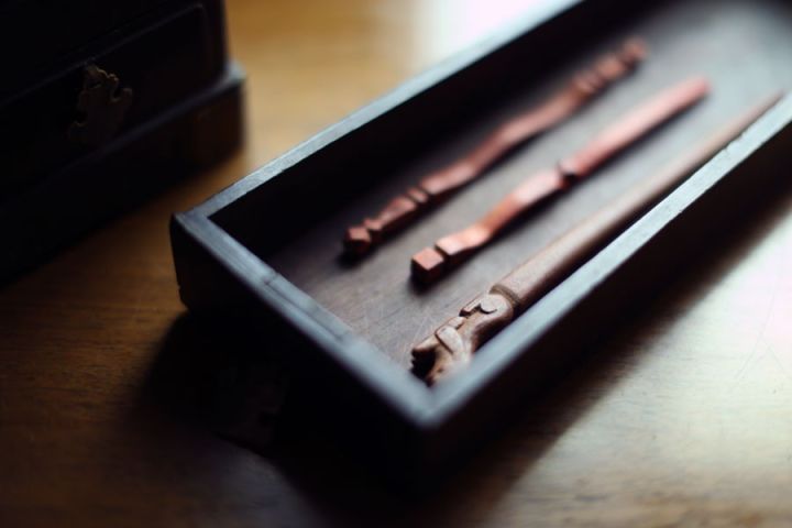 木制工艺品获央视点赞、手制包秒杀爱马仕、螳螂车羡煞万人……