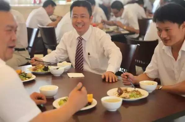 中国服装业老品牌“幸存者”——红豆,60余年传承续动力是什么?