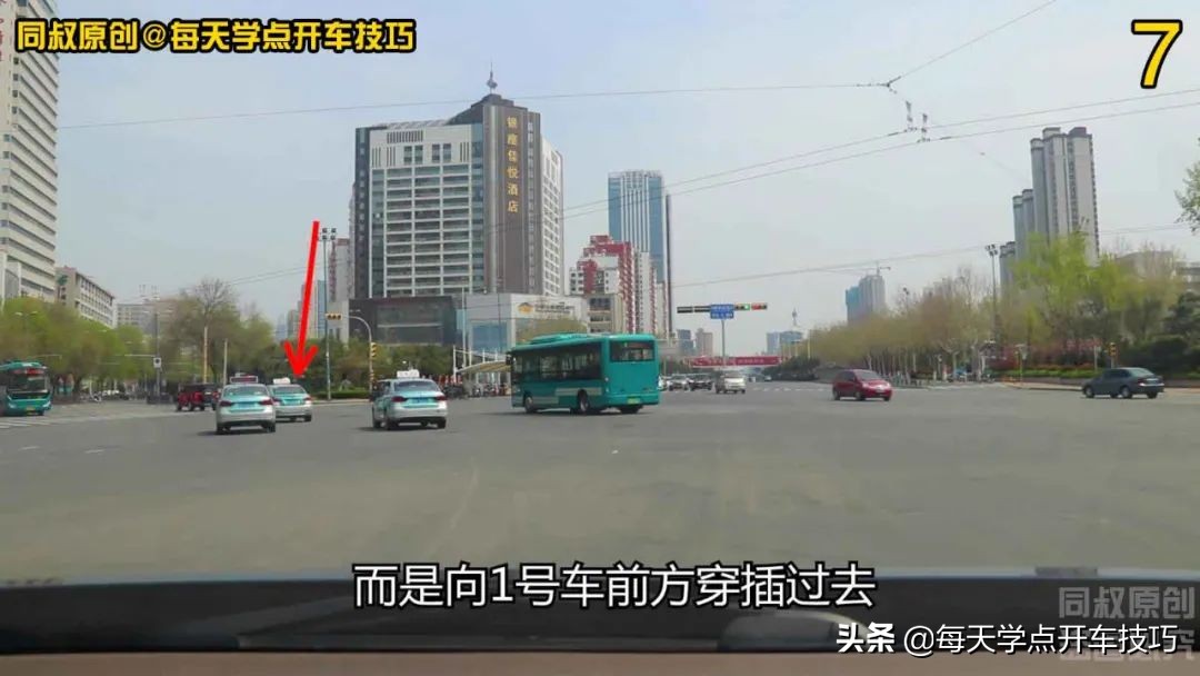 十个路口左转要注意什么,双红绿灯左转怎么过