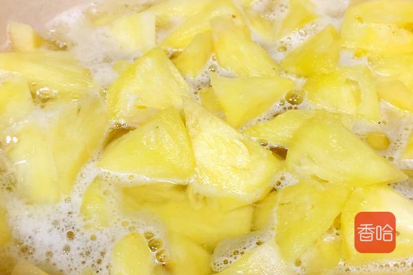 吃菠萝不要盐,做菠萝馅菠萝要泡盐水吗