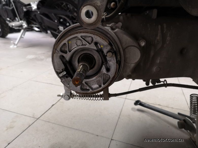 速腾更换轮胎注意事项,机动车轮胎更换注意事项