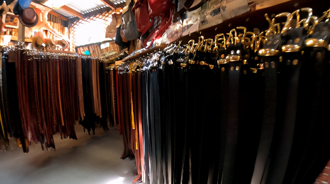 爱戴绿帽子，喜欢捡破烂，只吃猪蹄和香肠。奇葩的德国村，逛逛去