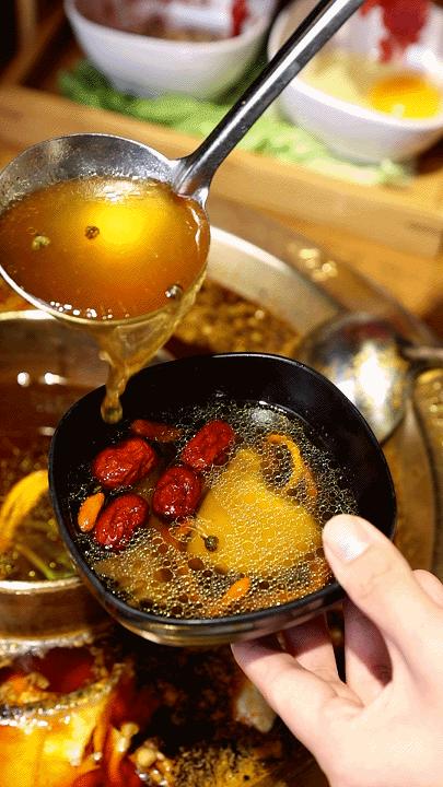 温州爆火美蛙鱼头,重庆最火爆的美蛙鱼头