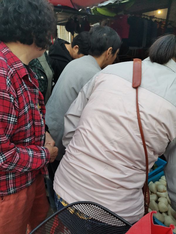 十几块钱一个的团子,卖团子的地方