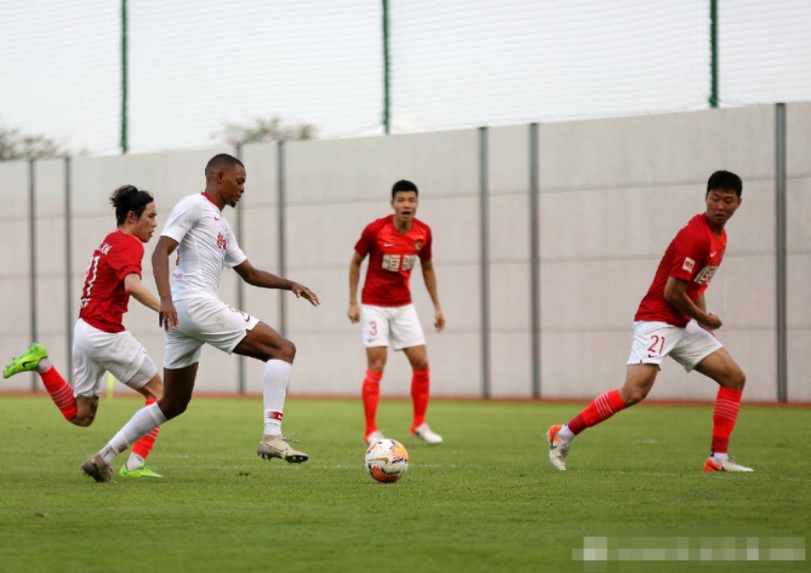 高拉特郜林,高拉特和保利尼奥和郜林