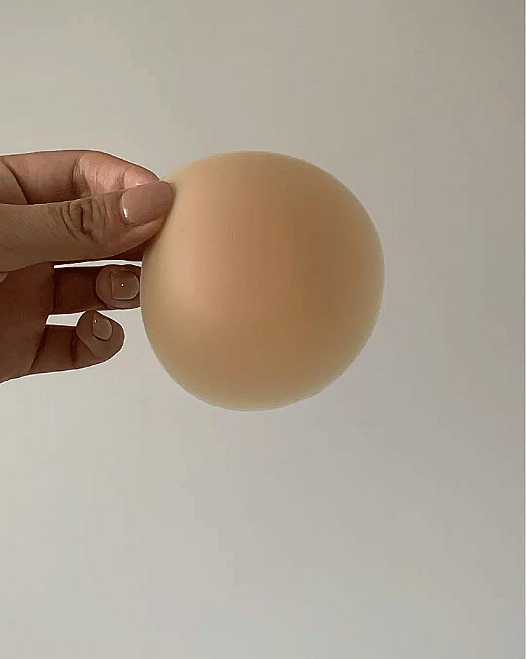 相见恨晚！吊带里面怎么穿，神仙胸贴告诉你