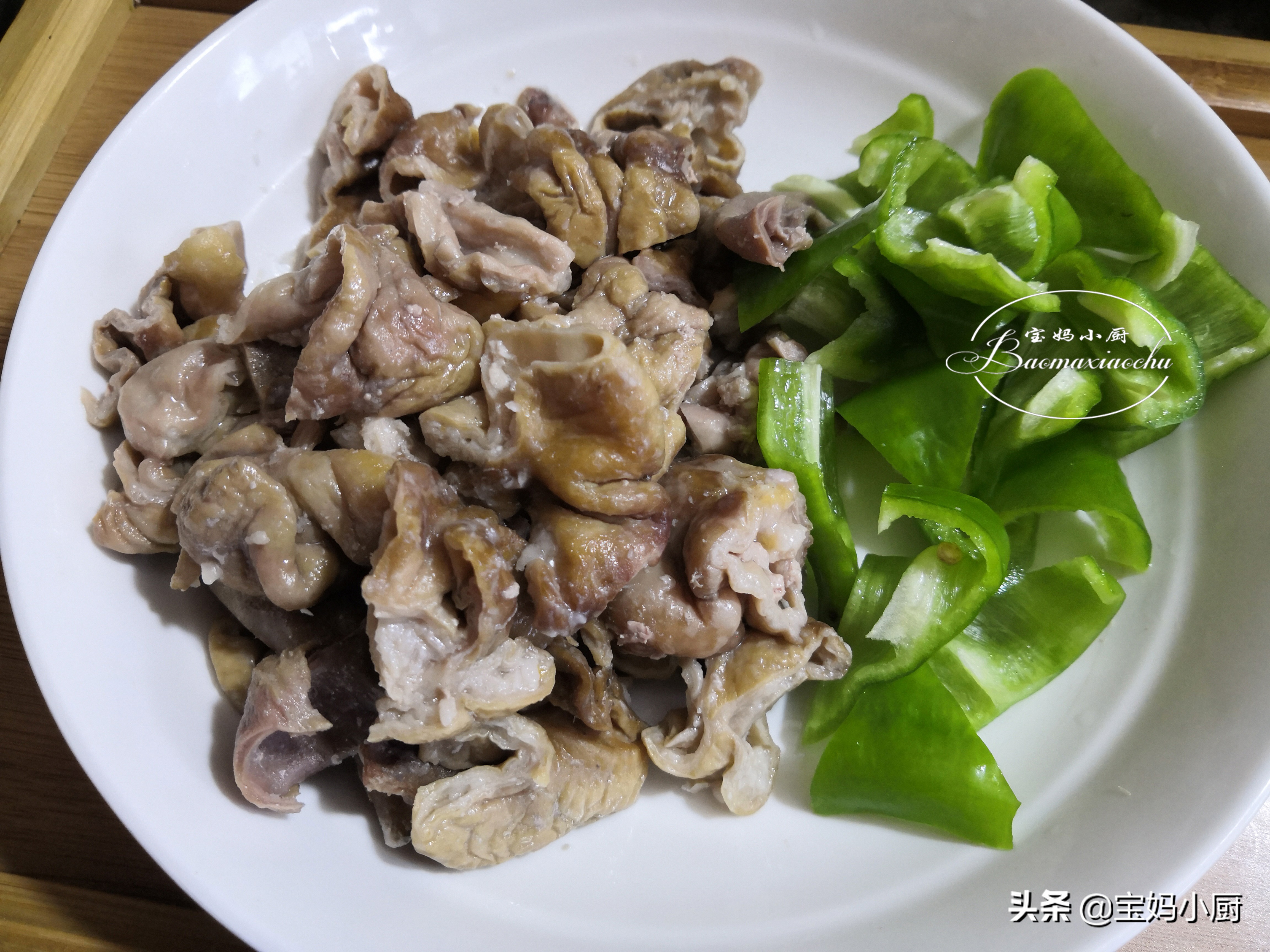 年夜饭炒肥肠,年夜饭必备的家常菜肥肠