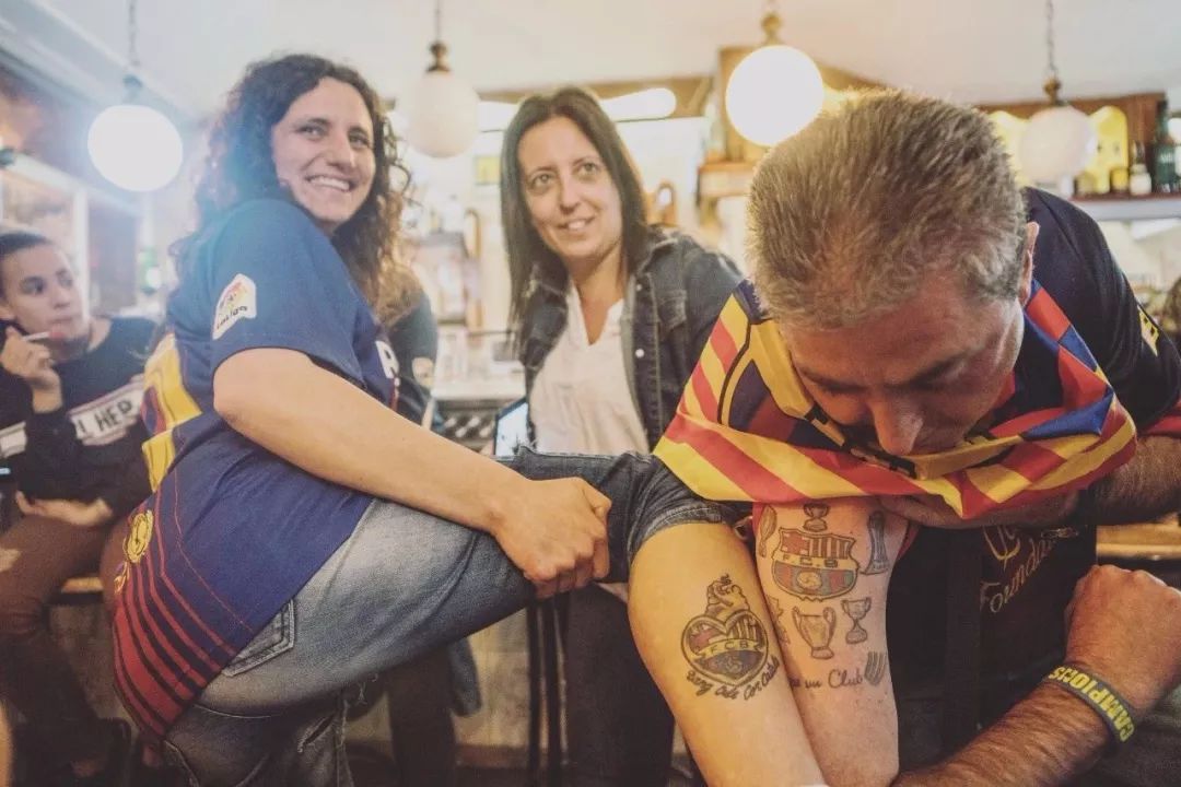 95后开着五菱环游世界,95后开面包车环游世界