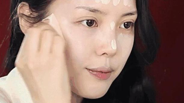 涂bb霜怎么防止起皮,涂bb霜的正确方法不卡粉