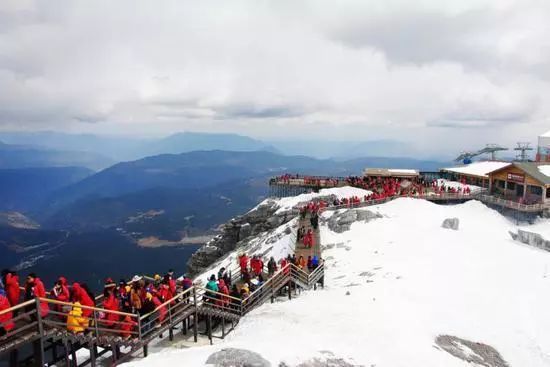 人间仙境的玉龙雪山,来感受一下美丽的玉龙雪山