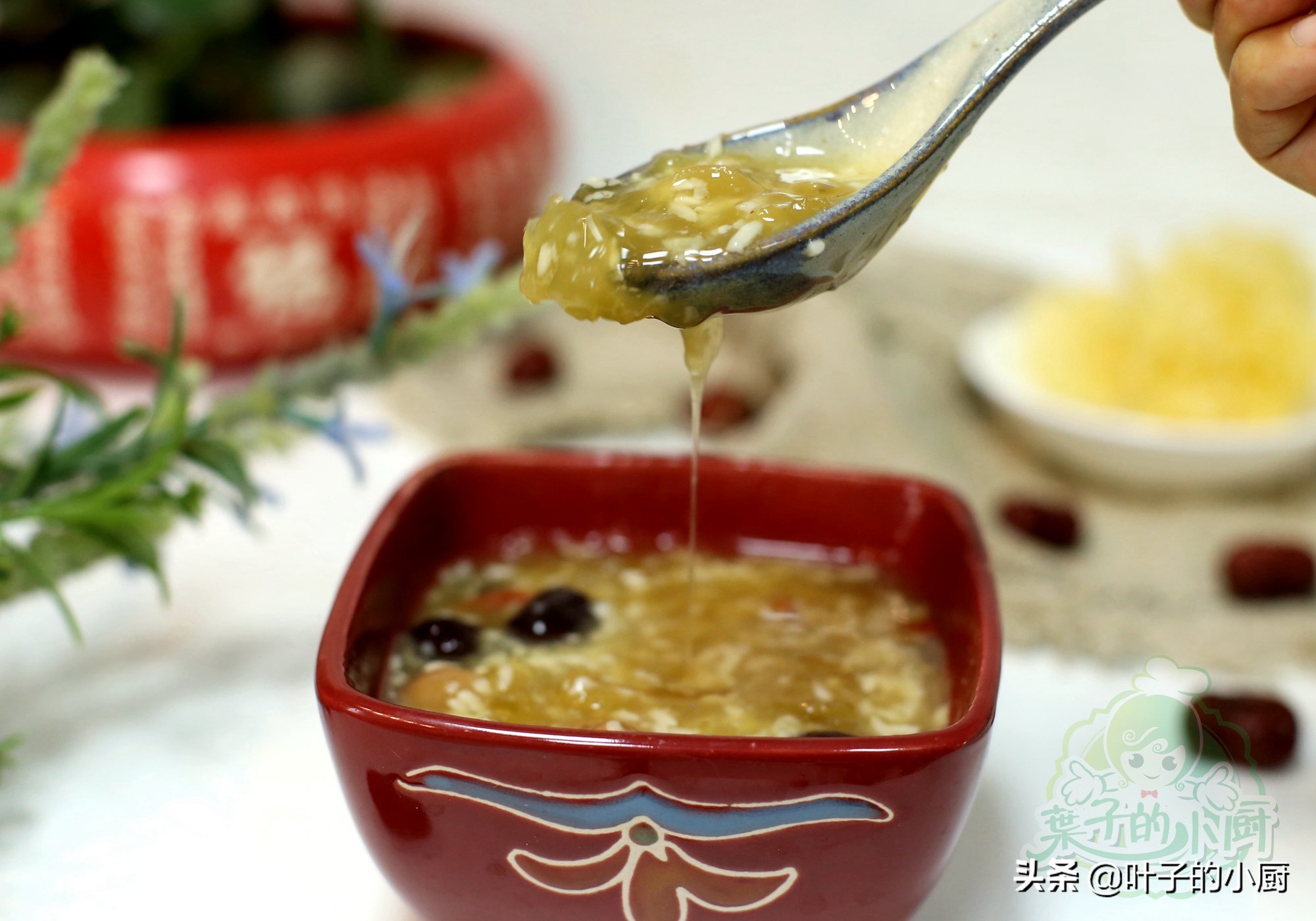 高压锅炖银耳汤要多久才有胶质,红枣枸杞桂圆银耳汤怎样煮出胶质