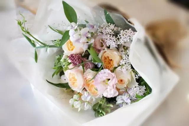 花束都做不好,你还怎么开花店