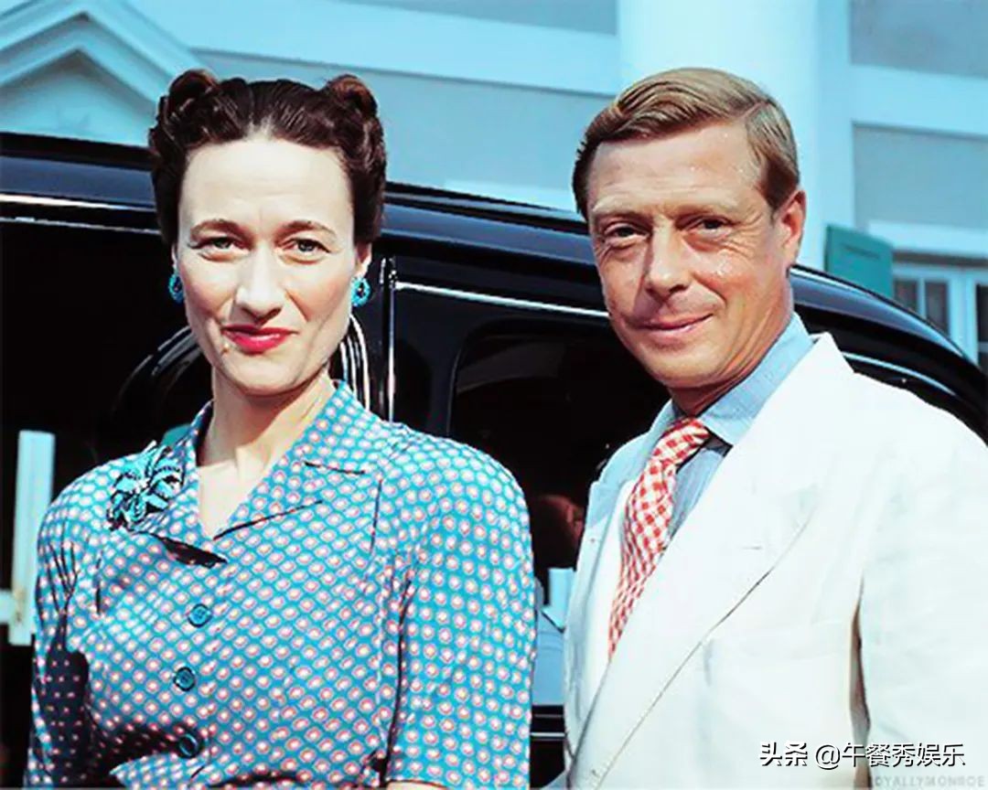 她是被英王室赶出宫的骨感美人，特爱皇家蓝，连婚纱都选择蓝色的