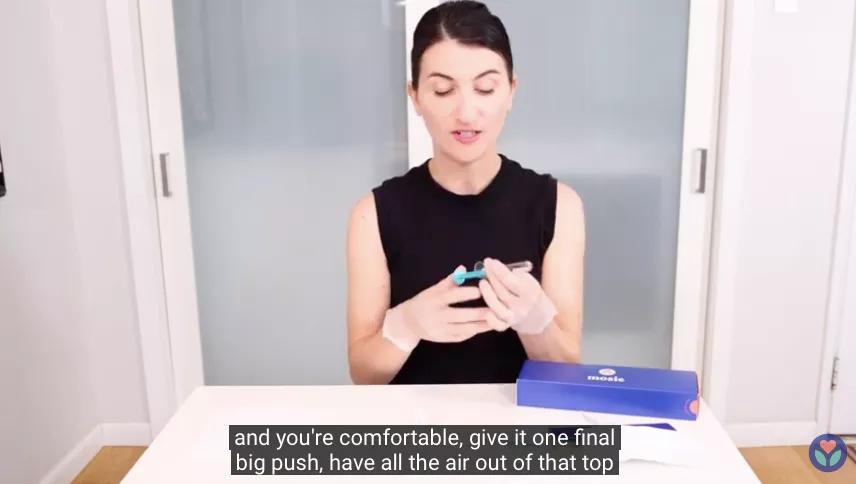 人工授精太贵，英国女子购买针筒看视频自学DIY，居然一次成功了