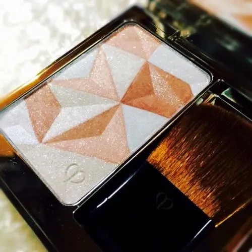 intoyou唇部精华避雷,进来避雷新手化妆误区