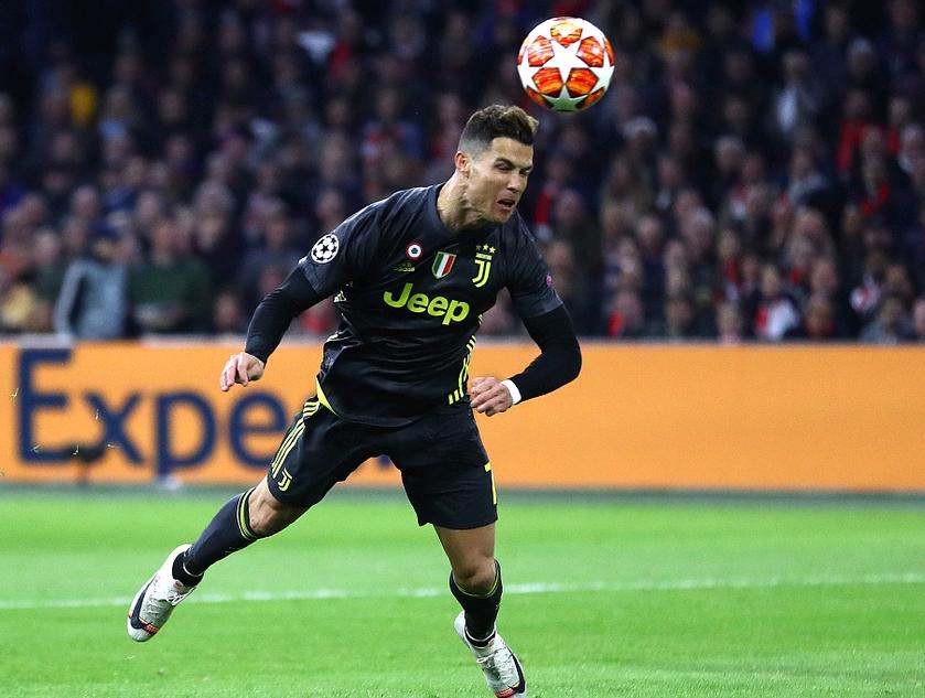 c罗从小小罗到霸道总裁,从年轻到成熟从c罗到梅西