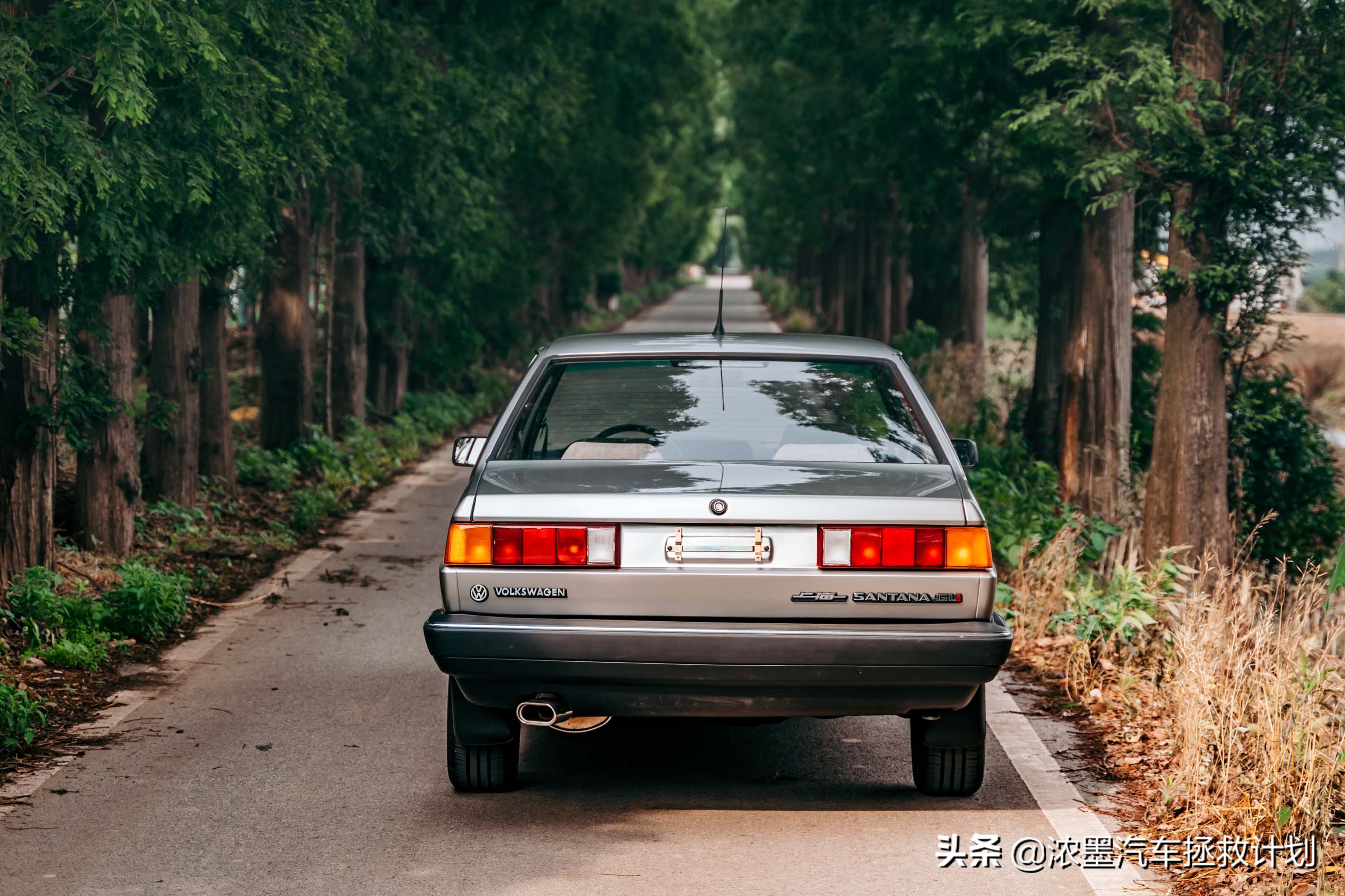 「妙手生花」重建一台战损级桑塔纳，带给它历经千般后的华丽重生