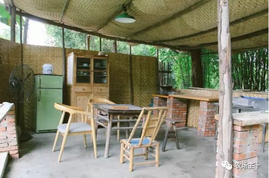 总共花了不到700元改造的废弃小院,花4万改造房子