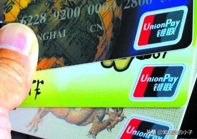 信用卡透支30万无力偿还判多少年,欠信用卡30万无力偿还要坐几年牢