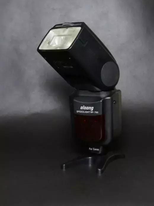 外闪和原厂有什么区别,外闪有必要买吗