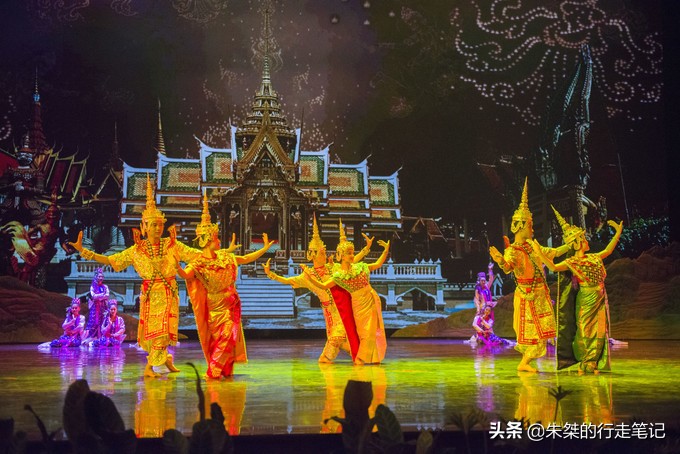 西双版纳泼水节攻略,西双版纳傣族泼水节和广西泼水节