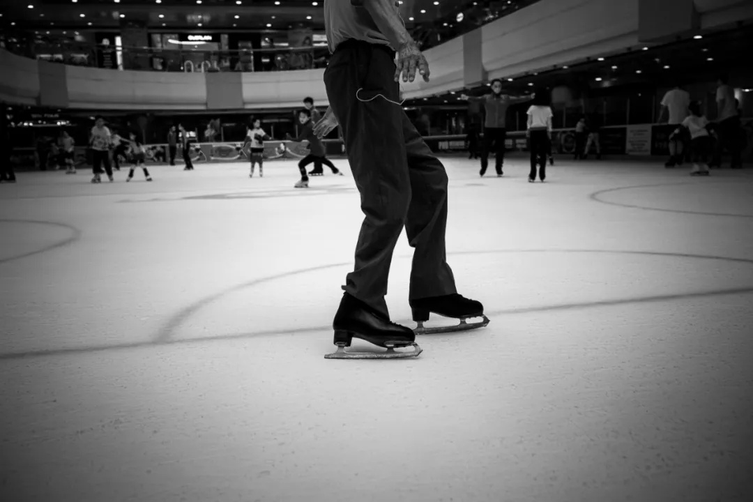 冰上劳伦斯原视频,快乐劳伦斯先生