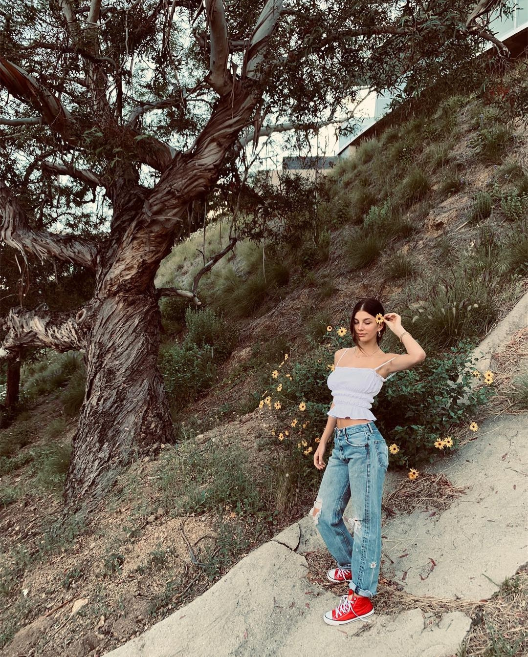 莱昂纳多超模女友惊现街头,莱昂纳多女友穿搭