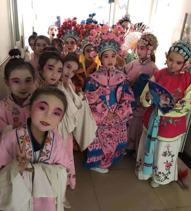 鍜岃皭鑲蹭汉,鍜岃皭鏁欒偛鍏ㄩ潰鍙戝睍