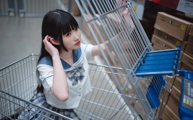 女儿买了一套jk制服,妈妈给女儿买的jk制服