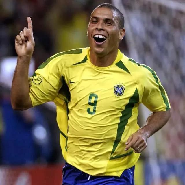 天下足球致敬76黄金一代,足坛76黄金一代10大巨星