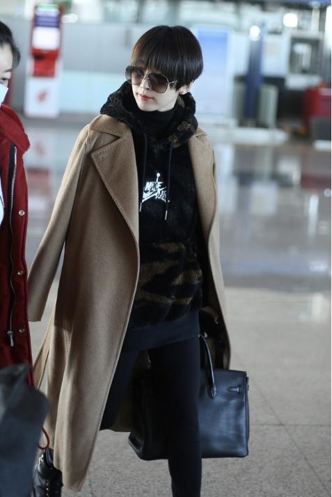 谢楠穿迷彩棉袄的照片,谢楠穿长袖