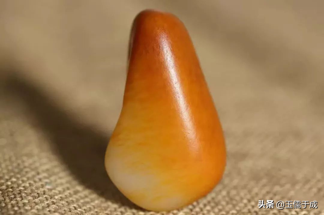 顶级和田玉红沁黄沁籽料,和田玉红沁黄沁籽料