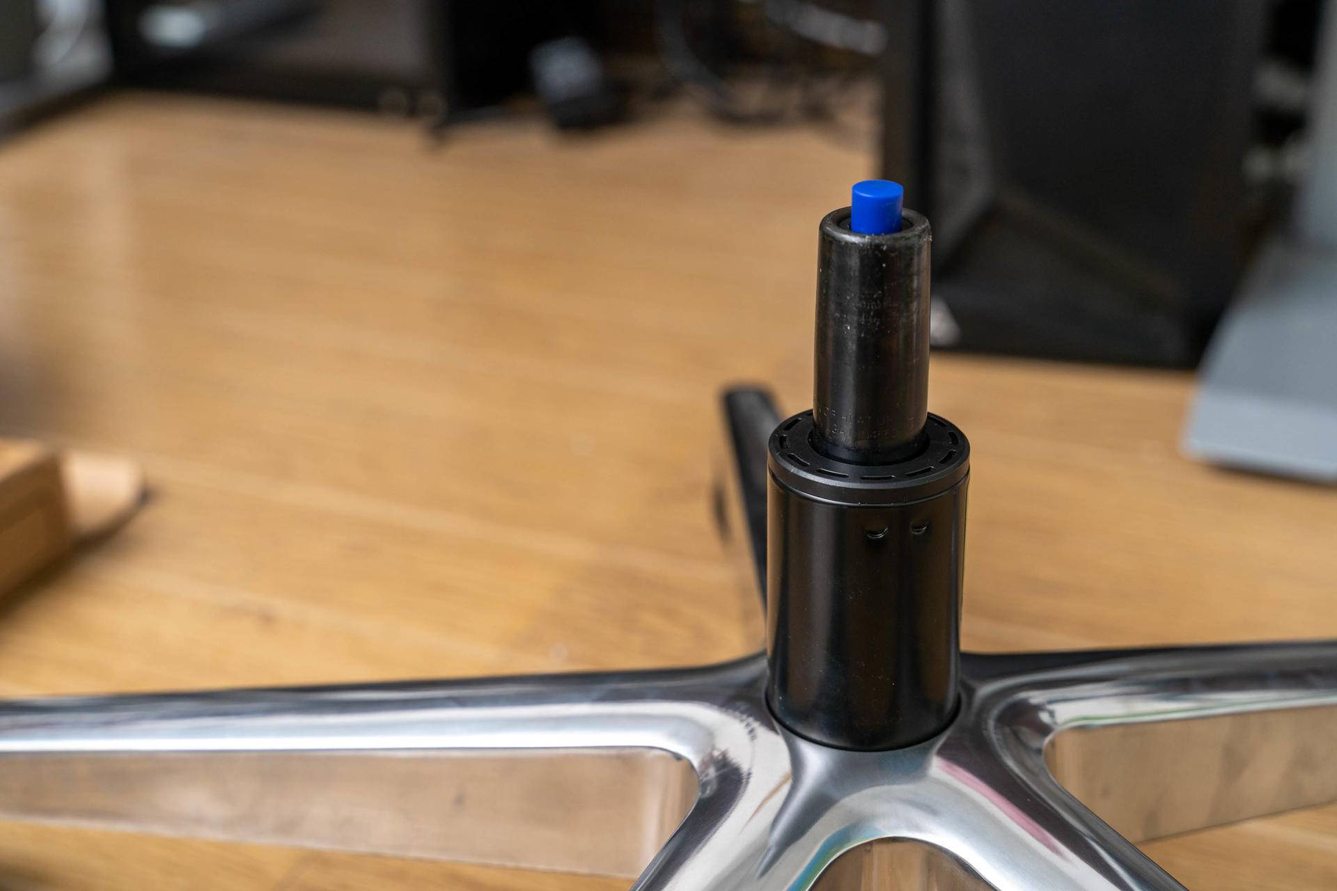 电脑椅选布的还是皮的,电脑椅选电竞椅还是人工椅