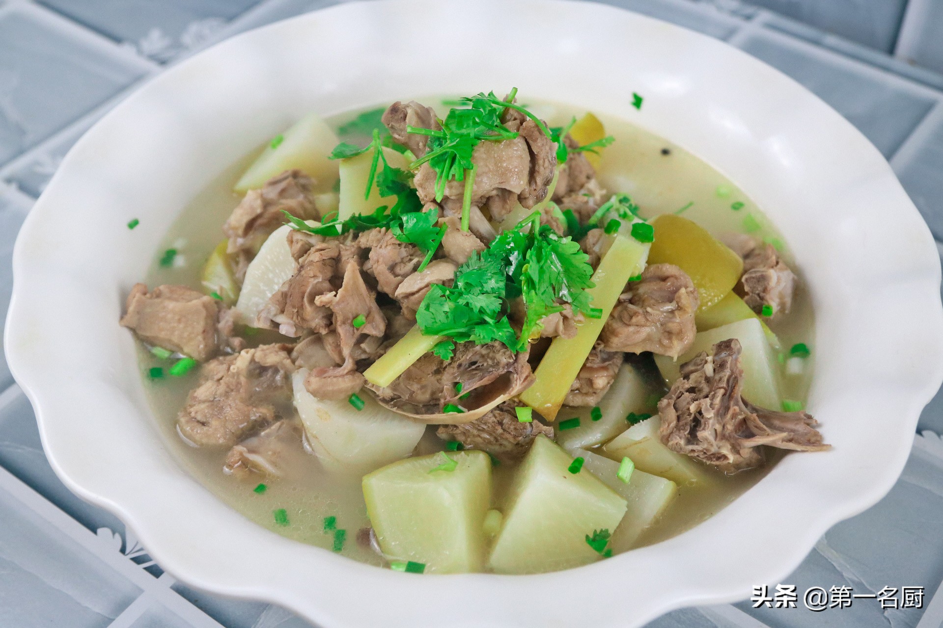 老鸭汤怎么做的好喝,老鸭汤怎样做好喝