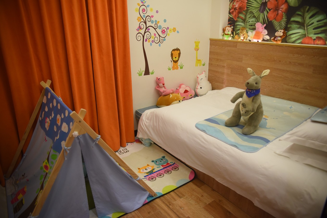 三亚旅游与美食攻略,三亚旅游攻略三亚美食