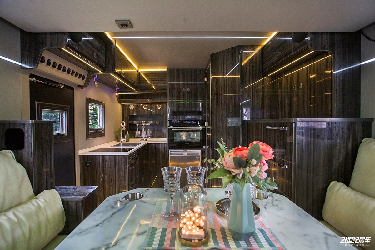 重汽房车汕德卡四驱,man底盘汕德卡