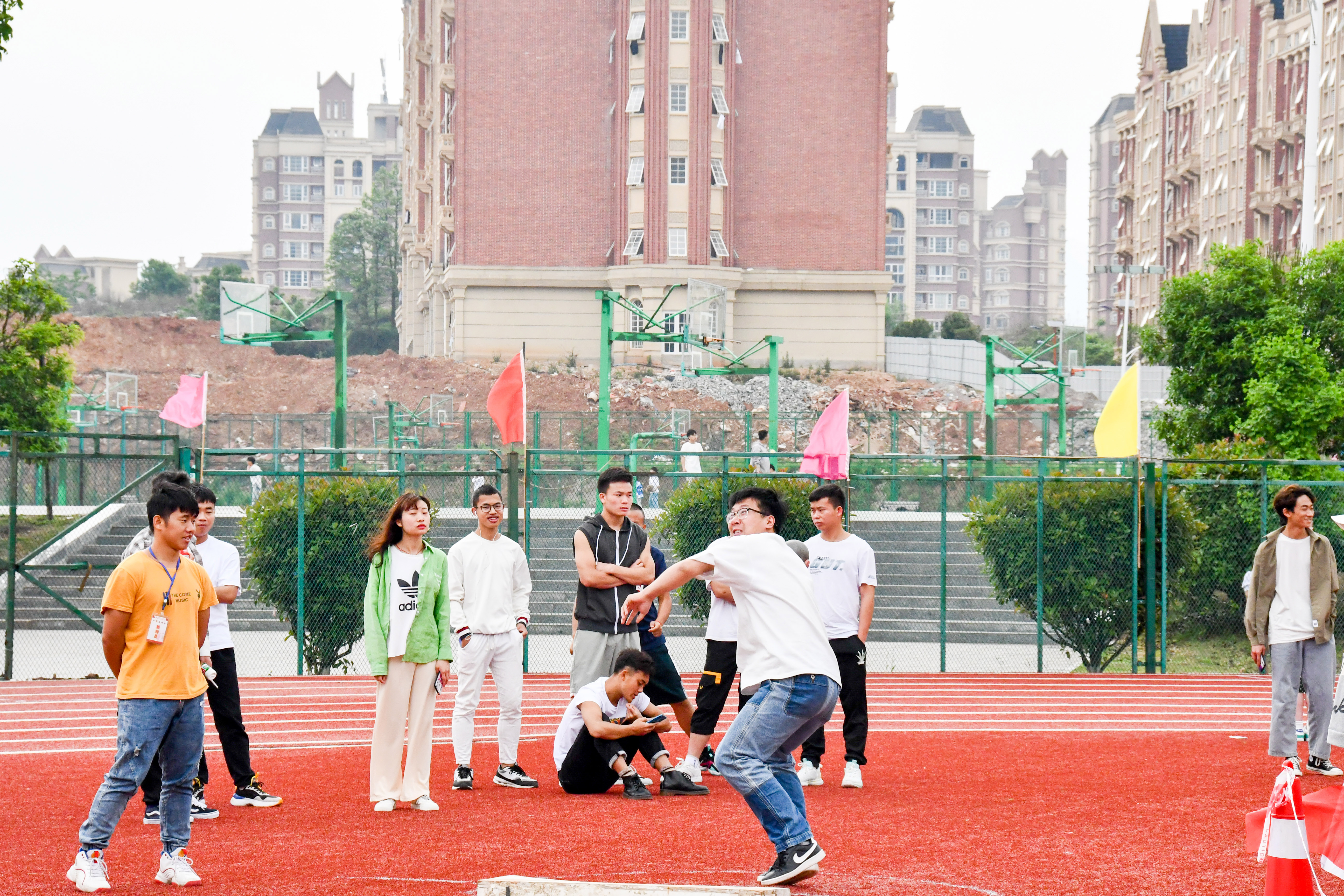 运动会圆满结束运动不止步,运动会闭幕但人生不落幕