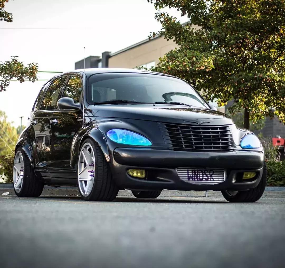 小众车型改装起来也疯狂，来看“外星来客”克莱斯勒PT漫步者改装