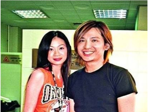 失去知音黄家驹后其女友也溺毙浴缸叶世荣没有第一时间报警抢救