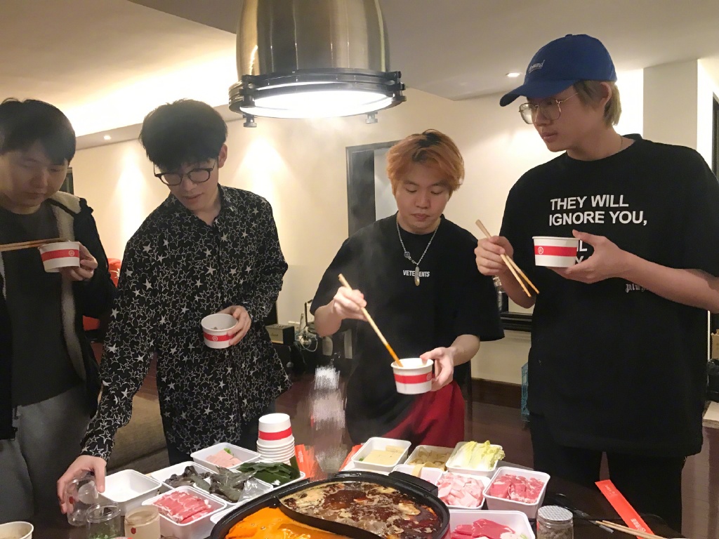 theshy生日衣服,theshy同款红衬衫