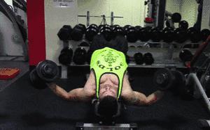 胸肌不厚没有立体感怎么回事,胸肌上部不饱满没有中缝