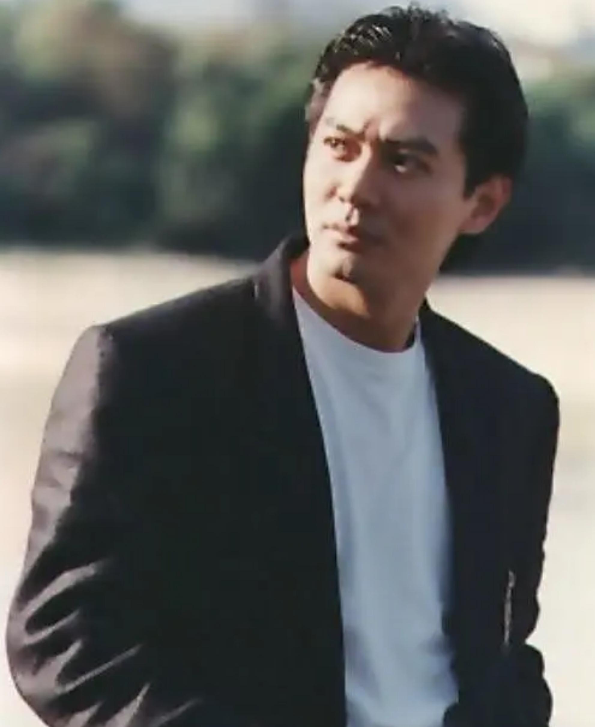 江华长得帅不,江华颜值什么水平