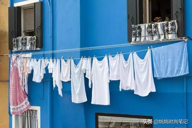 白色t恤漂白红了然后又变黄,白t恤发黄用盐水可以洗白吗