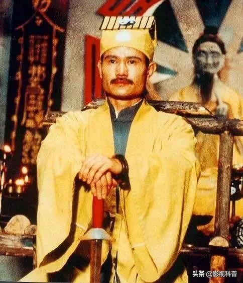 精选林正英十部经典僵尸片，僵尸片的开山祖师，致敬僵尸道长英叔