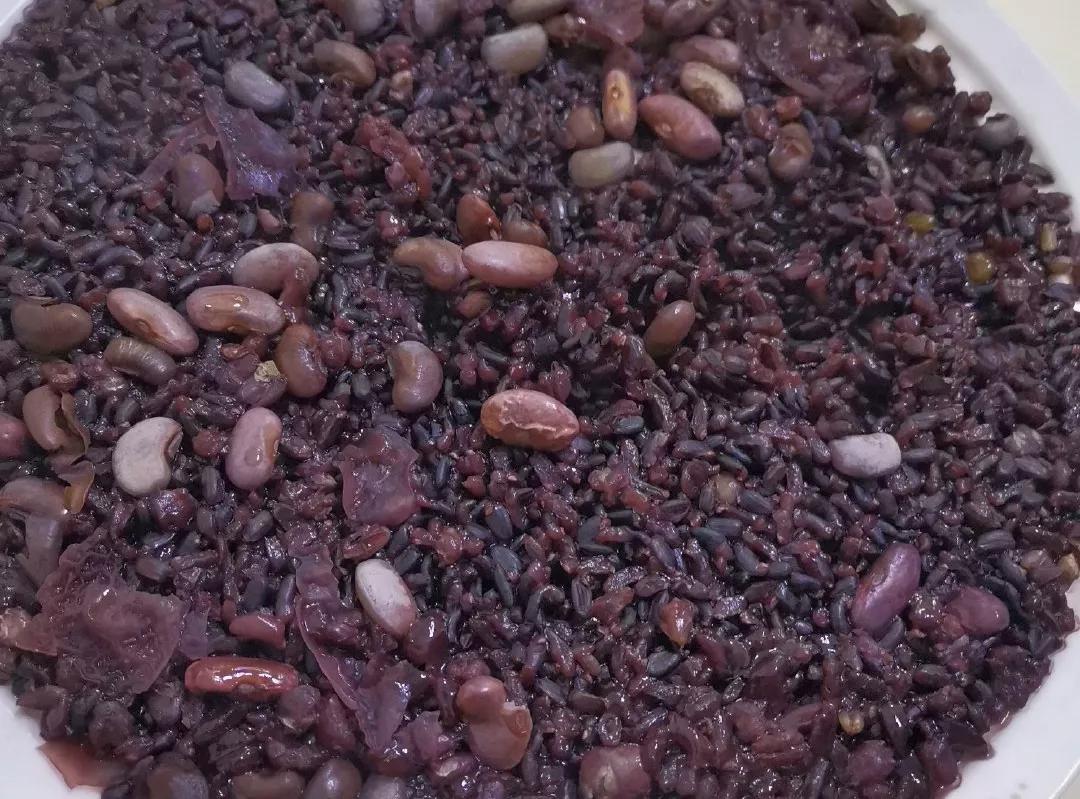 黑芝麻黑豆黑米真能白发变黑吗,黑米黑豆黑芝麻粥能让白发变黑吗