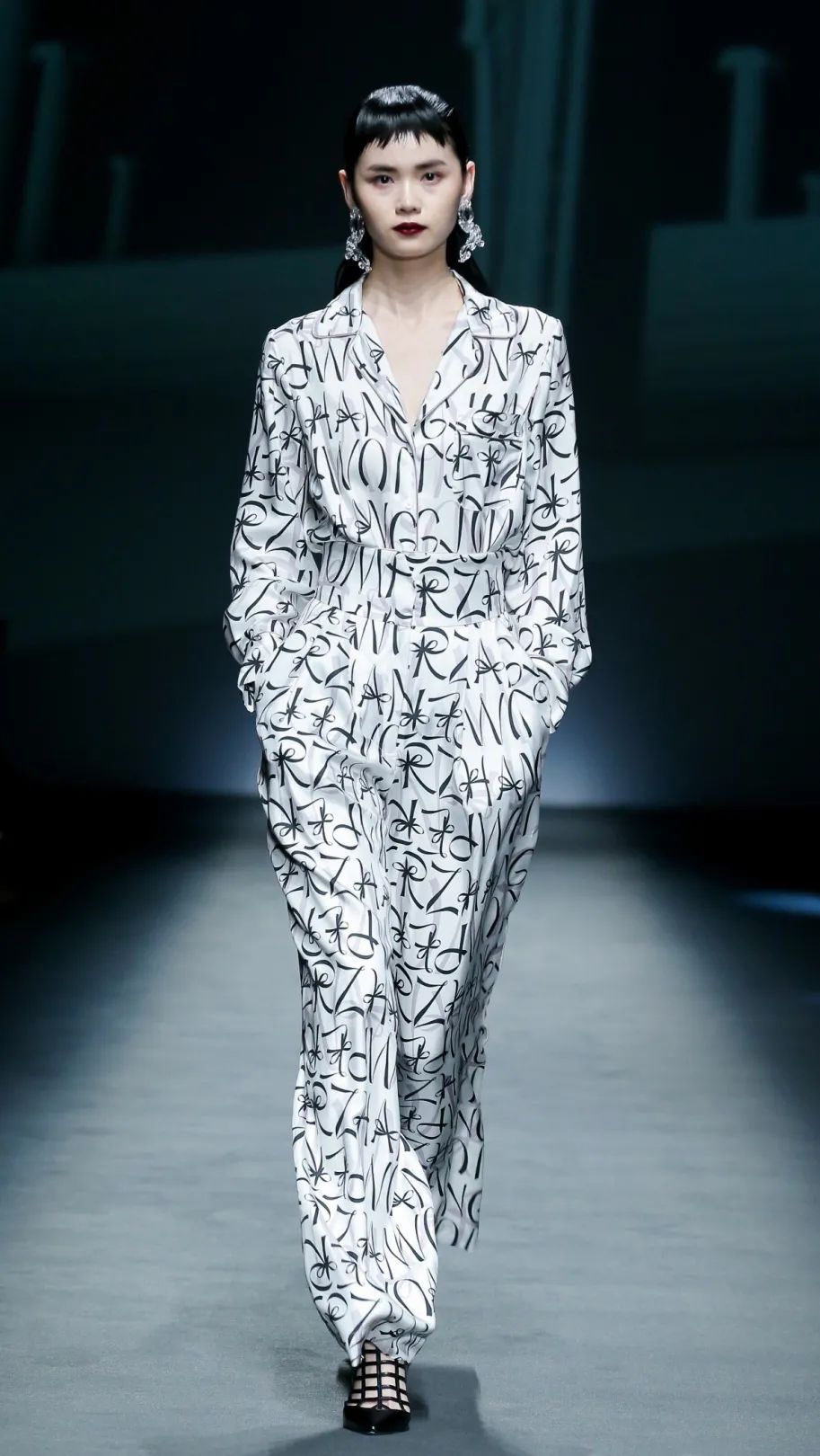 2021秋冬女装款式流行趋势,2018秋冬趋势报告巴黎时装周